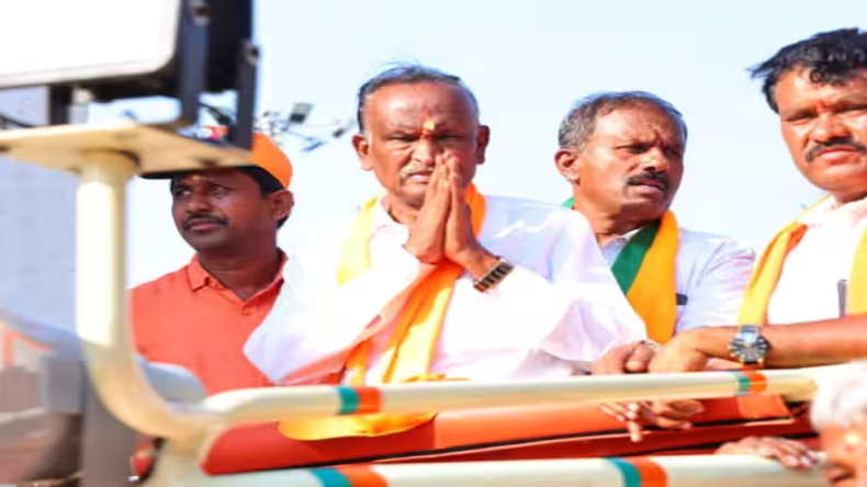 Karnataka Elections : दावणगेरे में बीजेपी अध्यक्ष ने कांग्रेस पर साधा निशाना