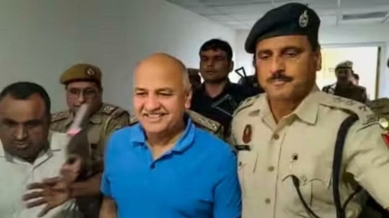 दिल्ली विधानसभा चुनाव से पहले बीजेपी को बड़ा झटका, सुरेंद्र पाल बिट्टू ने थामा आप का दामन