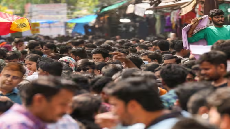 AstraZeneca Vaccine: एस्ट्राजेनेका का बड़ा कबूलनामा, कोविशील्ड के हो सकते हैं दुर्लभ साइड इफेक्ट्स