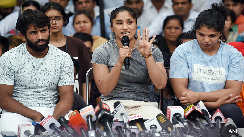 Wrestler Protest: अनुराग ठाकुर के आवास पहुंचे बजरंग पूनिया