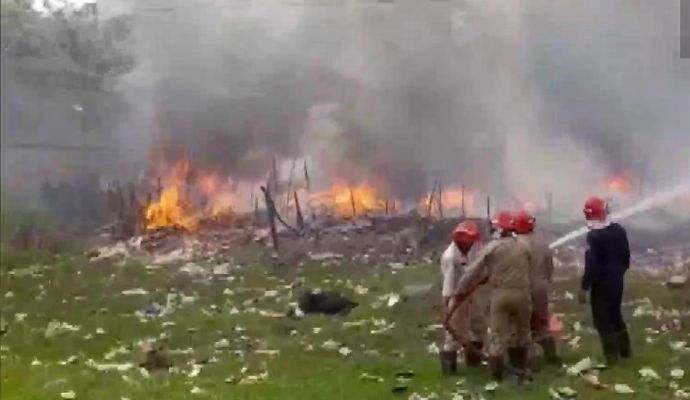 Delhi Fire: कमरुद्दीन नगर के प्लास्टिक गोदाम में लगी भीषण आग, मौके पर दमकल की गाड़ियां मौजूद