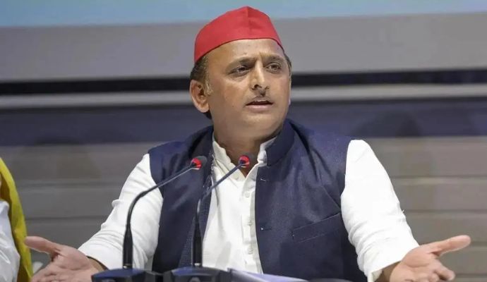 UP Nikay chunav: जानिए मोदी और योगी के गढ़ से कौन चल रहा है आगे, सपा को इतनी सीटों में बढ़त