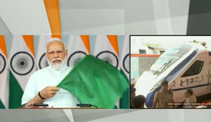 PM मोदी 15 सितंबर को दिखाएंगे 10 वन्दे भारत ट्रेनों को हरी झंडी