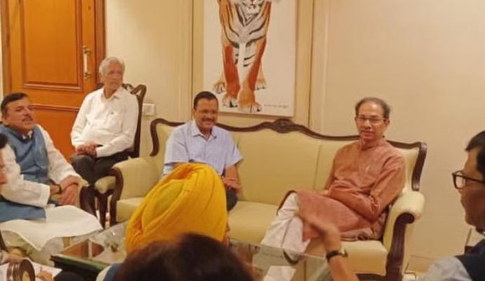 Delhi Ordinance Row:दिल्ली अध्यादेश पर केंद्र ने SC से कहा, केजरीवाल सरकार ने किया फाइलों परअवैध कब्जा