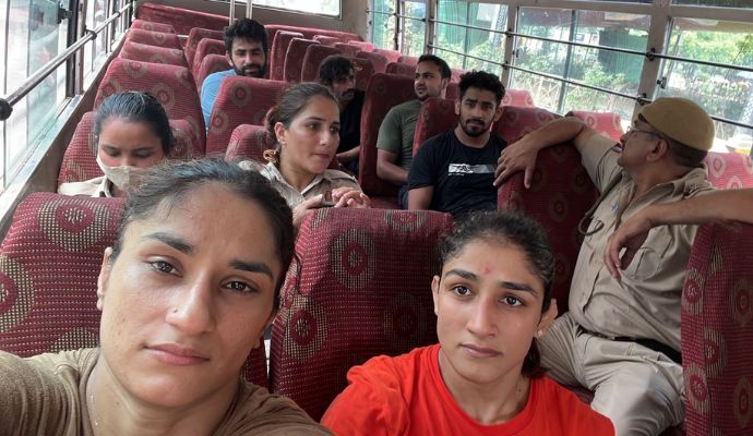 प्रदर्शनकारी पहलवानों के खिलाफ दिल्ली पुलिस ने दर्ज किया केस, दंगा भड़काने का आरोप