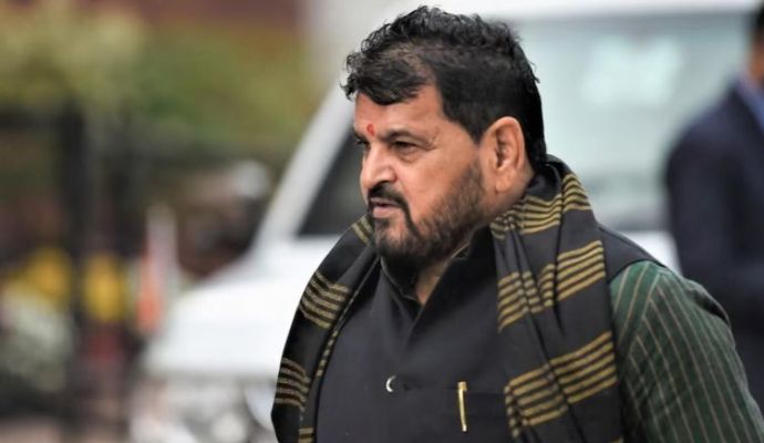 Karnataka : सिद्धारमैया ने सरकार बनते ही पहला वादा निभाया, गृह लक्ष्मी योजना लागू करने का दिया आदेश