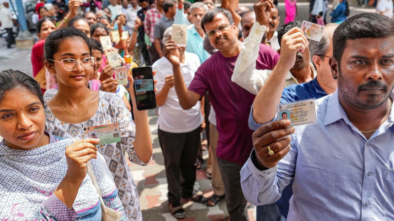karnataka election Exit Poll: तीन अंको में पहुंची कांग्रेस सीटों की संख्या, सबसे बड़ी पार्टी बनकर करेगी सत्ता परिवर्तन
