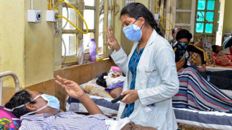सात राज्यों के 40 मेडिकल कॉलेजों की मान्यता रद्द, 150 पर और गिर सकती है गाज