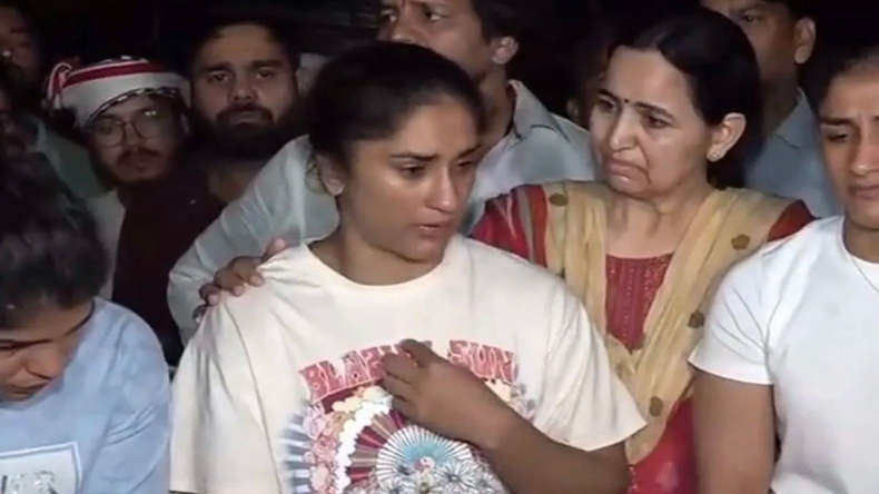 धरना दे रहे पहलवानों का स्मृति ईरानी समेत भाजपा की महिला सांसदों को खुला पत्र, जानें क्या है मांग