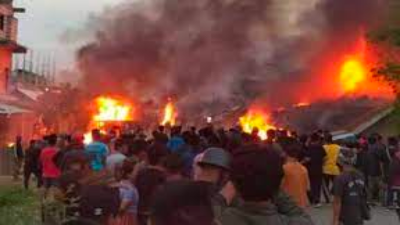 Manipur: हिंसा पर जायजा लेने के लिए बुलाई गई बैठक, कई दलों के प्रतिनिधि हुए शामिल