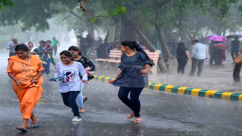 Delhi Weather: जून में फरवरी का अहसास! जानें मौसम का मिज़ाज़