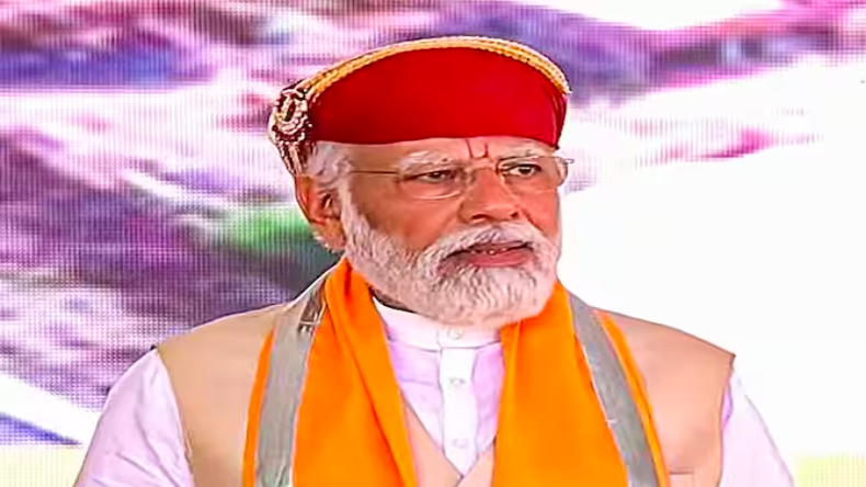 PM Modi In Rajasthan: प्रधानमंत्री मोदी ने विपक्ष पर साधा निशाना, कहा- ‘ये सिर्फ विवाद करते..’