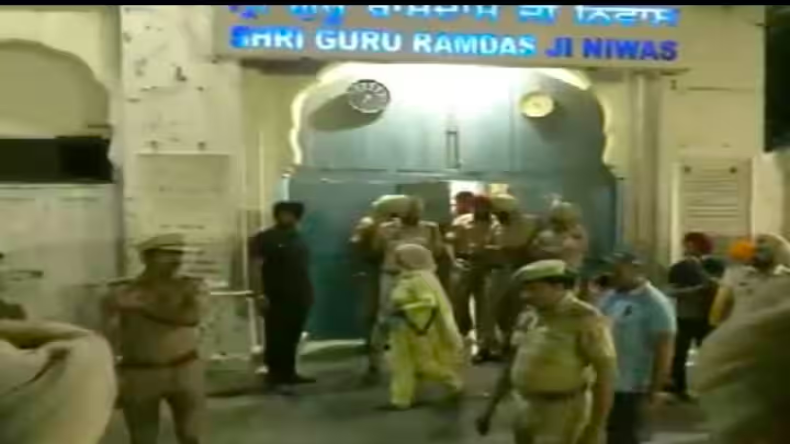 स्वर्ण मंदिर परिसर में अचानक हिंसक हुआ युवक, लोहे की रॉड से कर दिया हमला, 5 घायल, 1 ICU में