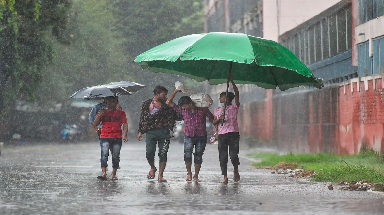 Weather : दिल्ली-एनसीआर में बारिश ने दी गर्मी से राहत, आज ओले पड़ेंगे, जानें मौसम का हाल