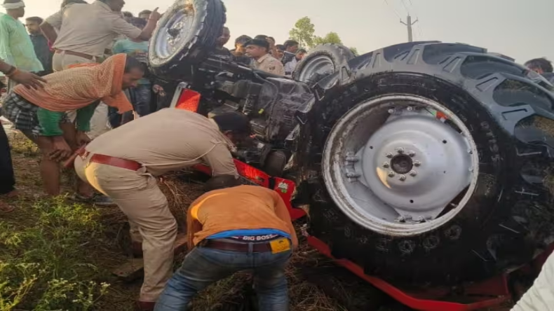 UP Road Accident: प्रतापगढ़ में दो बाइक पर सवार चार भाइयों को कार ने मारी टक्कर, दो की मौत