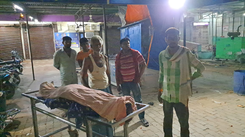 रेलवे फाटक बंद होने से युवक को आया गुस्सा, गेटमैन को चाकू से गोदा