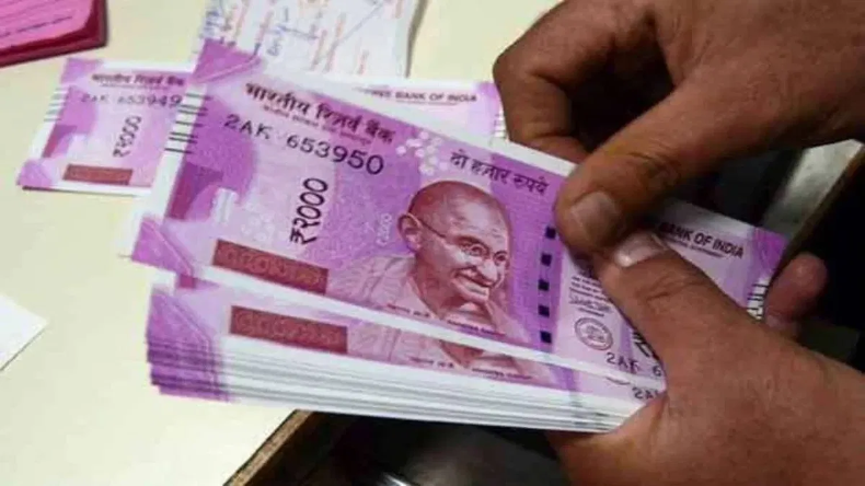 RBI: RBI की बैंकों के खिलाफ ताबड़तोड़ कार्रवाई जारी, अब कोटक महिंद्रा बैंक पर लगाई ये रोक