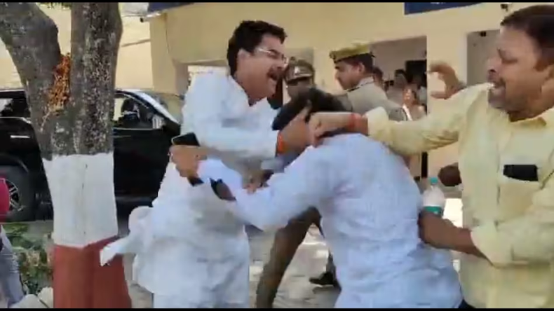 भक्ति गाने के बजाए बजा RJD का गाना, पंडाल में दिखाया अपना तेवर, भगवान को भी नहीं छोड़ा