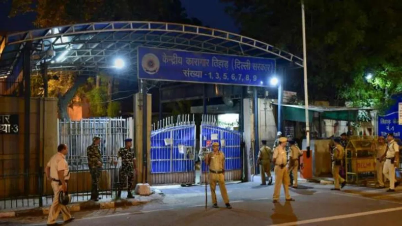 Arvind Kejriwal: डॉक्टर ने बताया स्वस्थ हैं अरविंद केजरीवाल लेकिन दो इनसुलिन लेनी होगी रोज