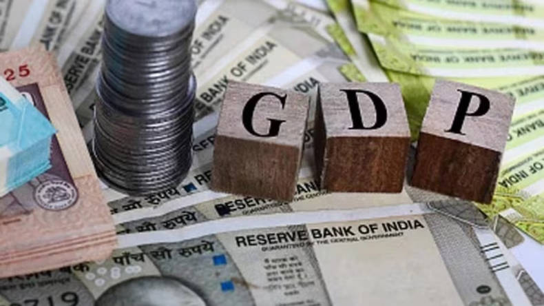 RBI: RBI की बैंकों के खिलाफ ताबड़तोड़ कार्रवाई जारी, अब कोटक महिंद्रा बैंक पर लगाई ये रोक
