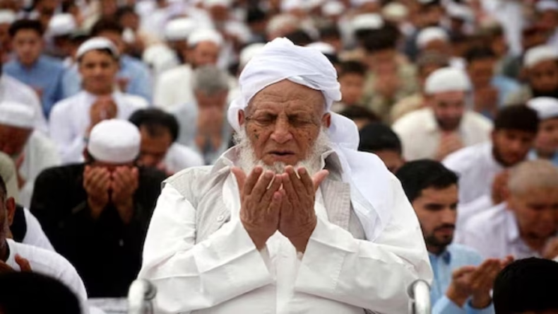 मक्का में 40 किलोमीटर पहले ही, महाकुंभ में मुसलमानों के बैन पर ये क्या बोल गए शंकराचार्य अविमुक्तेश्वरानंद