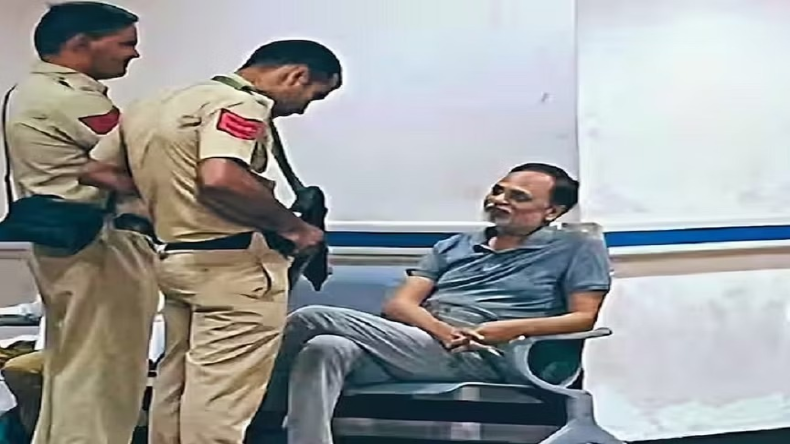 भ्रष्टाचार केस में घिरे सिसोदिया-जैन, गृह मंत्रालय ने जांच के दिए कड़े आदेश!
