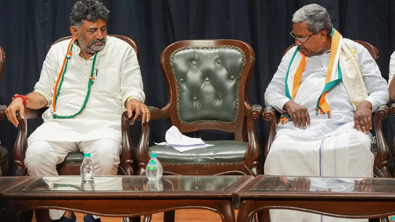 सिद्धारमैया और शिवकुमार दोपहर 3 बजे दिल्ली से बेंगलुरु रवाना होंगे, शाम को विधायक दल की बैठक में लेंगे हिस्सा
