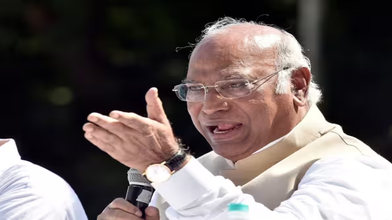 कर्नाटक: पांचों गारंटी लागू करने में खाली हुआ कांग्रेस का खजाना, शिवकुमार बोले नहीं बचा पैसा