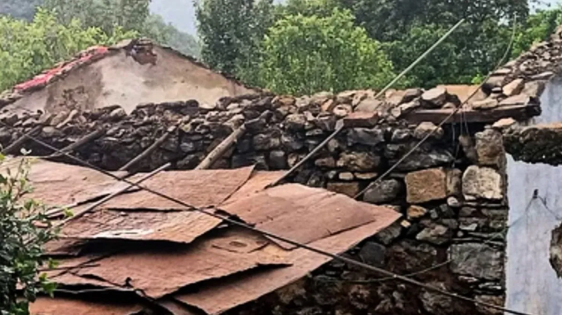 जम्मू-कश्मीर: टेरर फंडिंग मामले में NIA की बड़ी कार्रवाई, 4 जिलों में 12 जगहों पर छापेमारी