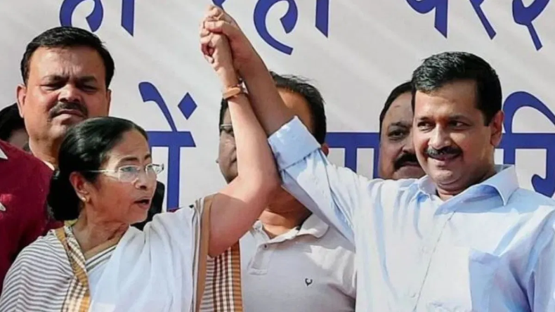 40 दिन बाद तिहाड़ जेल से रिहा हुए अरविंद केजरीवाल, पत्नी-बेटी के साथ घर के लिए रवाना
