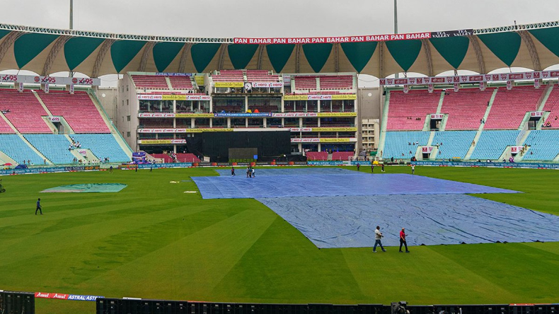 IPL : मुंबई इंडियंस और रॉयल चैलेंजर्स बैंगलोर के बीच भिड़ंत