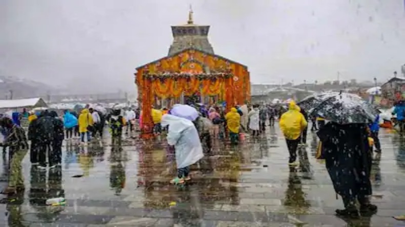 फिर शुरू हुई केदारनाथ की पैदल यात्रा, इस मुश्किल घड़ी में करनी पड़ी थी बंद, 4 धाम जाने वाले जरूर जान लें ये बातें