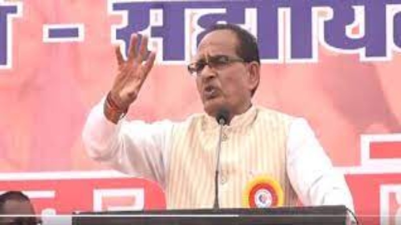 मध्य प्रदेश में कोहरे के कारण हवाई यात्री परेशान, राजा भोज एयरपोर्ट पर 2-3 घंटे लेट हुईं फ्लाइट्स