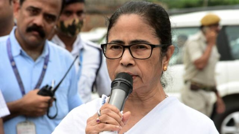 Bengal Violence: पश्चिम बंगाल में रामनवमी शोभायात्रा पर उपद्रवियों ने किया पथराव, 20 लोग जख्मी