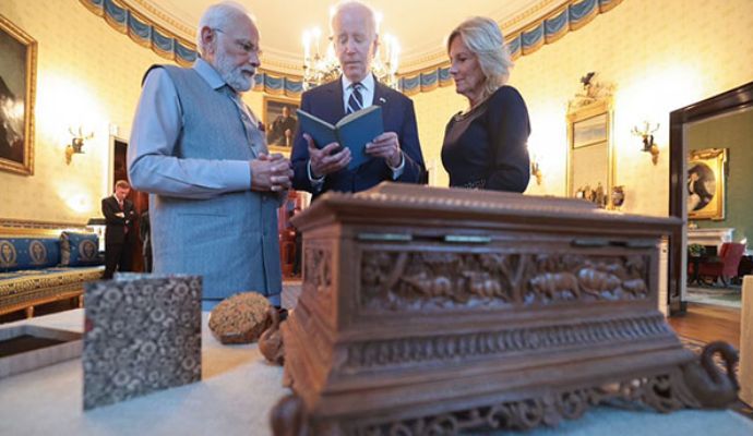 Video: PM Modi के वाशिंगटन पहुंचते ही होने लगी बारिश, राष्ट्रगान के सम्मान में भीगते रहे प्रधानमंत्री