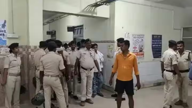 मोटर साइकिल चोरी के आरोप में युवक की पिटाई, वीडियो वायरल