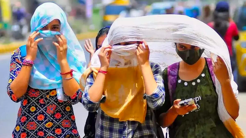 Weather Update: गुजरात-असम में बाढ़, दिल्ली सहित इन राज्यों में इस सप्ताह जमकर होगी बरसात