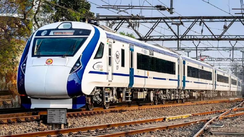 बालासोर ट्रेन हादसे में रेलवे का बड़ा एक्शन, 7 कर्मचारी सस्पेंड
