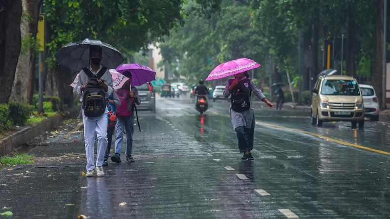 Weather Today: बारिश का ‘तांडव’ जारी, लेह में बादल फटने से तबाही, जानें कैसा रहेगा मौसम