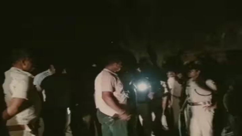 मोटर साइकिल चोरी के आरोप में युवक की पिटाई, वीडियो वायरल