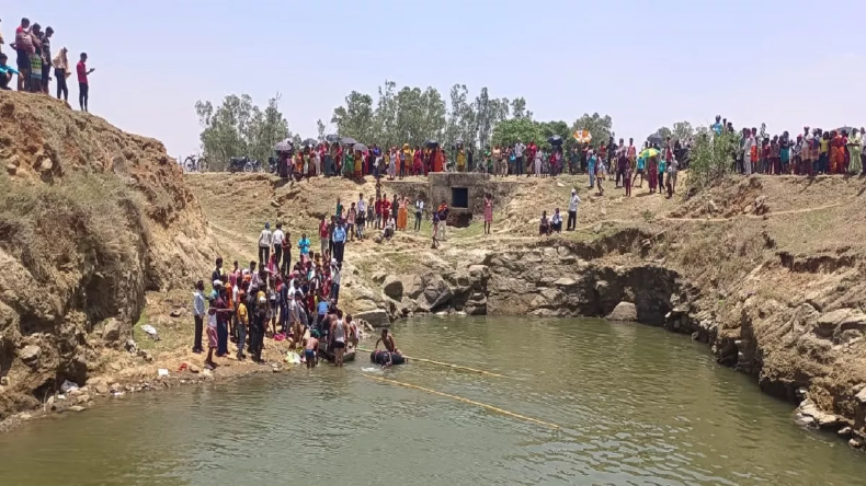 Jharkhand: झारखंड के चाईबासा में आइईडी ब्लास्ट, सीआरपीएफ का एक जवान घायल