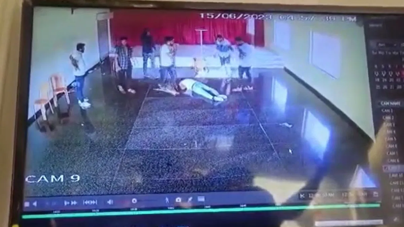 हद से गिरी कांग्रेस! कर्नाटक में भगवान गणेश को पुलिस से करवाया अरेस्ट