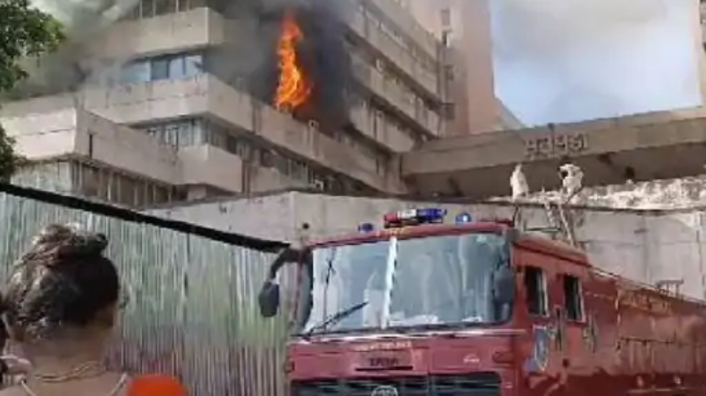 भोपाल: सतपुड़ा भवन में भीषण आग, जद में आए कई सरकारी दफ्तर