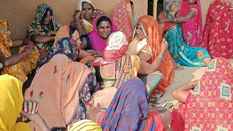 Mirzapur Accident: मिर्जापुर में भीषण सड़क हादसा, शादी से लौट रहे कार सवार चार लोगों की मौत