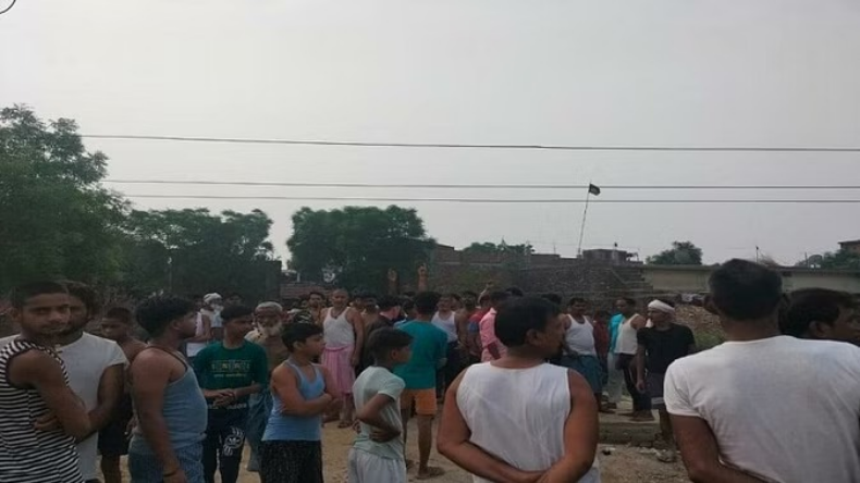 उत्तर प्रदेश: सड़क दुर्घटना में एक कांवड़ यात्री की मौत, 15 लोग घायल