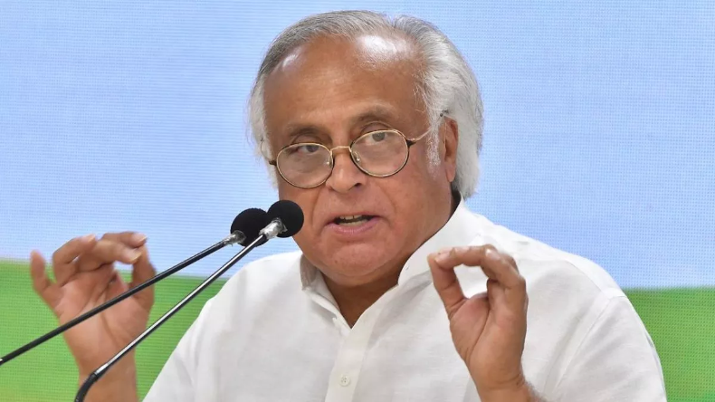 RJD Reaction: नरेंद्र मोदी के पैर छूने पर सीएम नीतीश पर भड़की आरजेडी, बोली-बिहारवासियों को दुख हुआ
