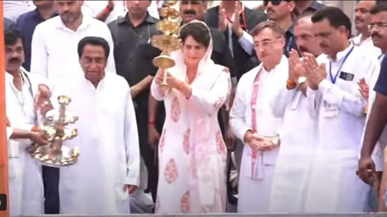 MP Elections 2023: ग्वालियर पहुंची प्रियंका गांधी ने सिंधिया पर कसा तंज, कहा- मैं चाहू तो….