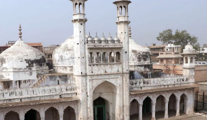 ‘1993 में पूजा रोकने का मुलायम सरकार का आदेश था गलत’, ज्ञानवापी विवाद पर HC की टिप्पणी