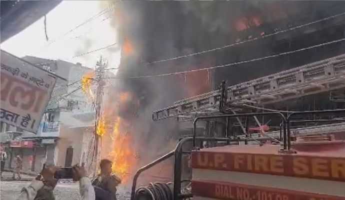 Heatwave: यूपी में गर्मी से 48 घंटे में 17 की गई जान, 48 डिग्री के पार पहुंचा पारा