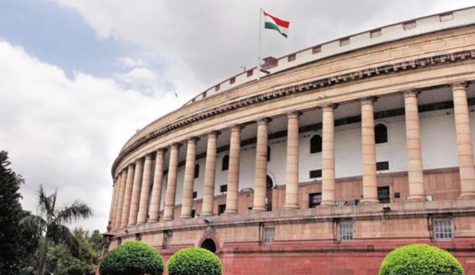 सरकारी कर्मचारियों की पदोन्नति की फाइल पर लगी मुहर, वीके सक्सेना ने दी मंजूरी